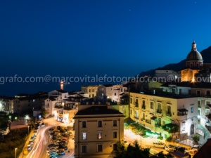 Veduta notturna di Vietri sul Mare - marcovitalefotografo.com